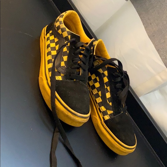 Vans Yellow and Black - Picture 2 of 5